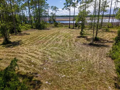 301 Jay Jay Way, Carrabelle, FL 32322 photo 2