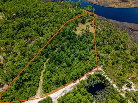 301 Jay Jay Way, Carrabelle, FL 32322 photo 7