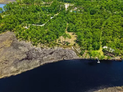 301 Jay Jay Way, Carrabelle, FL 32322 photo 9