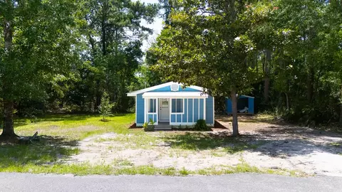 1209 NE 1st St, Carrabelle, FL 32322