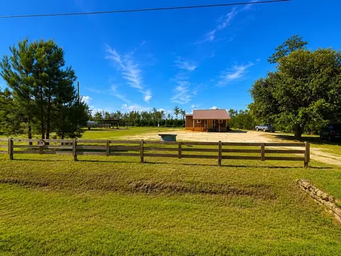 1386 Pleasant Rest Rd, Wewahitchka, FL 32465