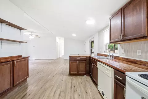 Kitchen - 27 Chehaw St, Panacea, FL 32346 photo 3 of 3