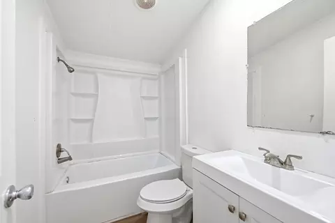 Bath - 27 Chehaw St, Panacea, FL 32346 photo 5 of 5