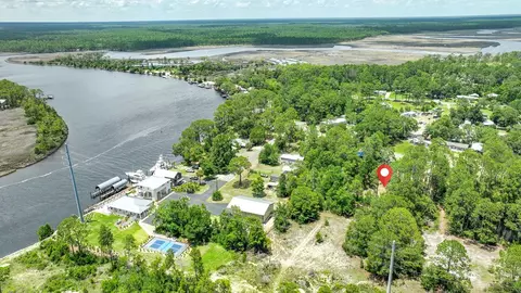 723 Three Rivers Rd, Carrabelle, FL 32322 photo 2