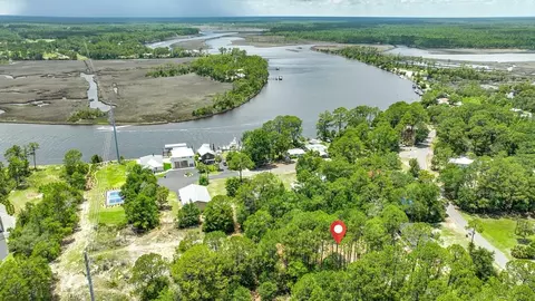 723 Three Rivers Rd, Carrabelle, FL 32322