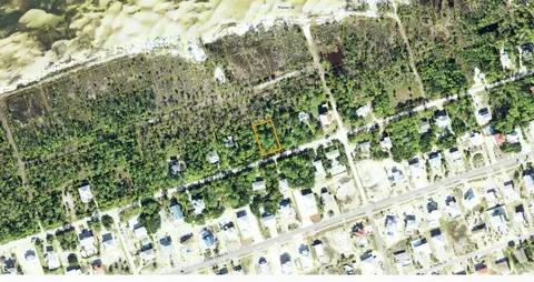 865 E Pine Ave, Saint George Island, FL 32328