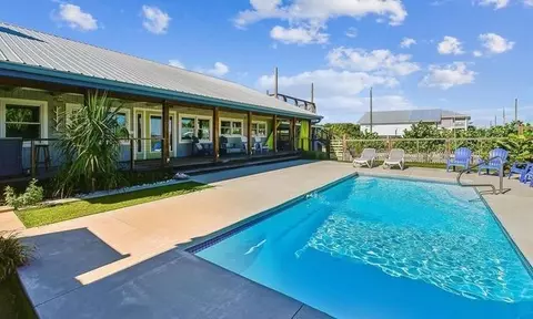 901 W Gorrie Dr, Saint George Island, FL 32328