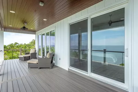 Exterior - 2800 Hwy 98 E, Carrabelle, FL 32322 photo 3 of 5
