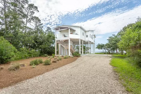 Exterior - 2800 Hwy 98 E, Carrabelle, FL 32322 photo 1 of 5