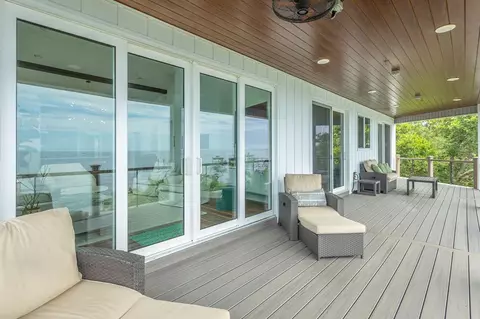 Exterior - 2800 Hwy 98 E, Carrabelle, FL 32322 photo 2 of 5