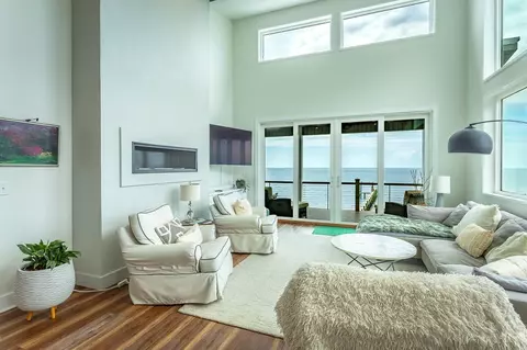 Living - 2800 Hwy 98 E, Carrabelle, FL 32322 photo 1 of 3