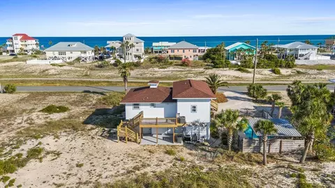 533 W Gulf Beach Dr, Saint George Island, FL 32328