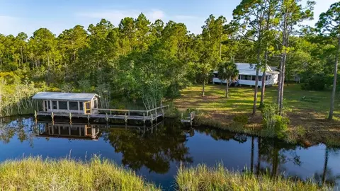 1 Lunsford Ln, Eastpoint, FL 32328