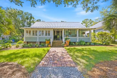 108 Ave D, Apalachicola, FL 32320