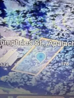 174 7th St, Apalachicola, FL 32320
