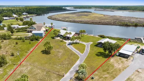301 Chapel Ln, Port St. Joe, FL 32456