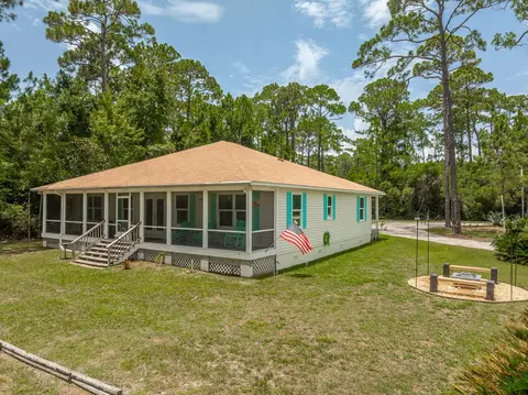 Exterior - 9 Hammock Cove Rd, Eastpoint, FL 32328 photo 2 of 32