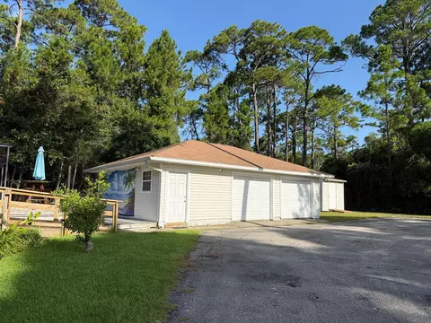 Exterior - 9 Hammock Cove Rd, Eastpoint, FL 32328 photo 9 of 32
