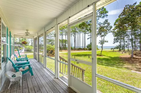 Exterior - 9 Hammock Cove Rd, Eastpoint, FL 32328 photo 3 of 32