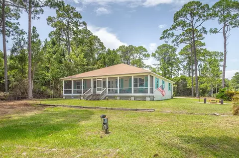 Exterior - 9 Hammock Cove Rd, Eastpoint, FL 32328 photo 7 of 32