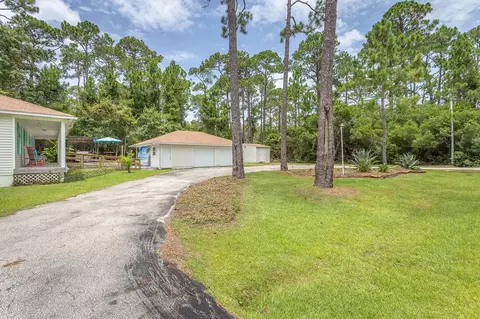 Exterior - 9 Hammock Cove Rd, Eastpoint, FL 32328 photo 14 of 32