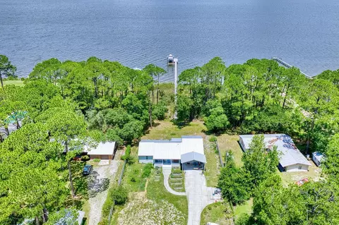 191 N Bay Shore Dr, Eastpoint, FL 32328