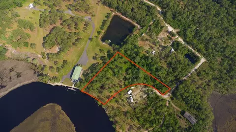 340 Jay Jay Way, Carrabelle, FL 32322 photo 14