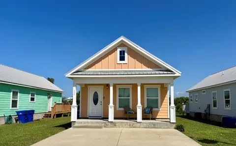 111 Ocean View Dr, Mexico Beach, FL 32456