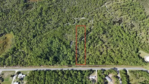 253 Twin Lakes Rd, Eastpoint, FL 32328