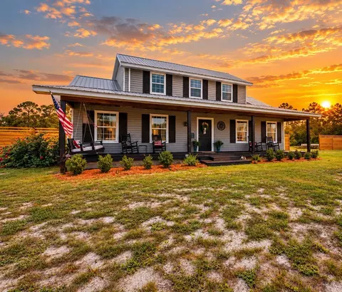 257 Ridgecrest Pkwy, Eastpoint, FL 32328