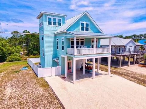 331 Bradford St, Saint George Island, FL 32328
