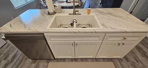 Kitchen - 219 Ante-beppum Loop, Carrabelle, FL 32322 photo 2 of 3