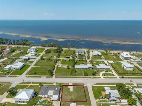 1301 Monument Ave, Port St. Joe, FL 32456