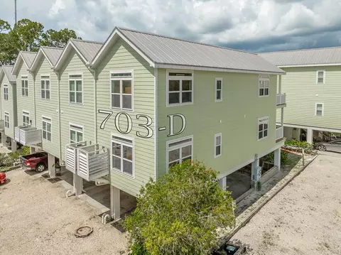 703 SE 3rd St #703-D, Carrabelle, FL 32322