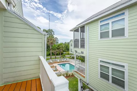 Exterior - 703 SE 3rd St #703-D, Carrabelle, FL 32322 photo 2 of 7