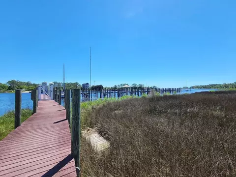 327 E Pass Lndg, Carrabelle, FL 32322 photo 6