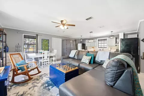 Living - 607 Three Rivers Rd, Carrabelle, FL 32322 photo 2 of 2
