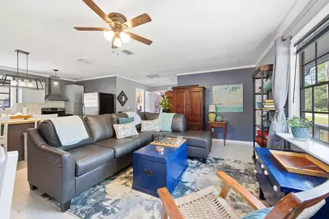 Living - 607 Three Rivers Rd, Carrabelle, FL 32322 photo 1 of 2