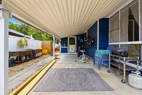 Exterior - 607 Three Rivers Rd, Carrabelle, FL 32322 photo 6 of 12