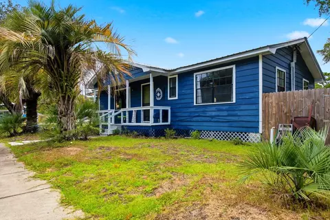 Exterior - 607 Three Rivers Rd, Carrabelle, FL 32322 photo 7 of 12