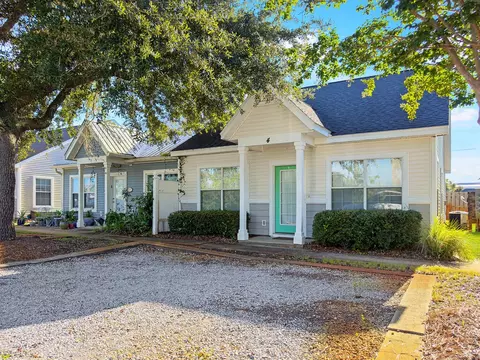 1004 15th St #4, Mexico Beach, FL 32456