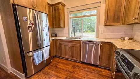Kitchen - 132 Putnal St, Carrabelle, FL 32322 photo 3 of 4