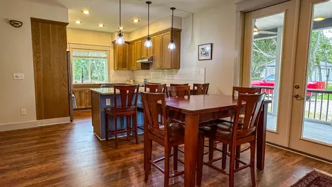 Dining - 132 Putnal St, Carrabelle, FL 32322 photo 1 of 1
