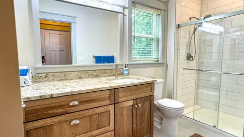 Bath - 132 Putnal St, Carrabelle, FL 32322 photo 1 of 4