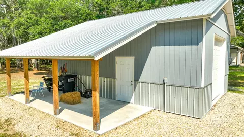Exterior - 132 Putnal St, Carrabelle, FL 32322 photo 4 of 6