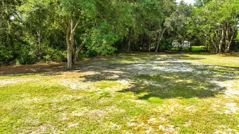Exterior - 132 Putnal St, Carrabelle, FL 32322 photo 5 of 6
