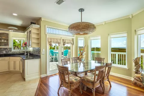 Dining - 117 Osprey, Carrabelle, FL 32322 photo 1 of 2