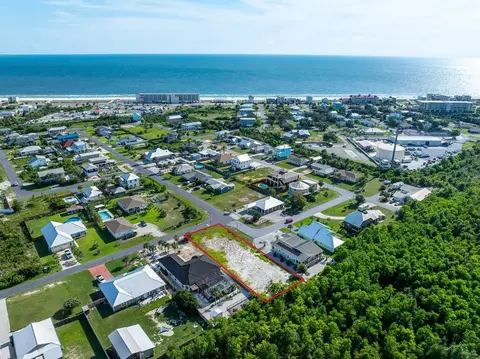 300 Bailey Ln, Mexico Beach, FL 32456
