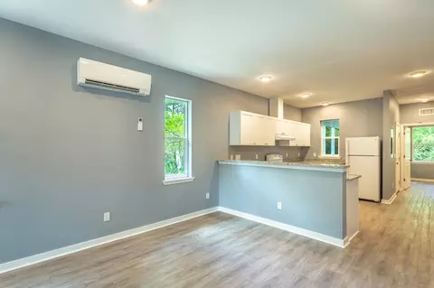 Living - 509 SE 7th St, Carrabelle, FL 32322 photo 4 of 4