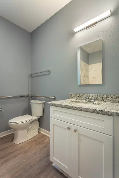 Bath - 509 SE 7th St, Carrabelle, FL 32322 photo 4 of 5
